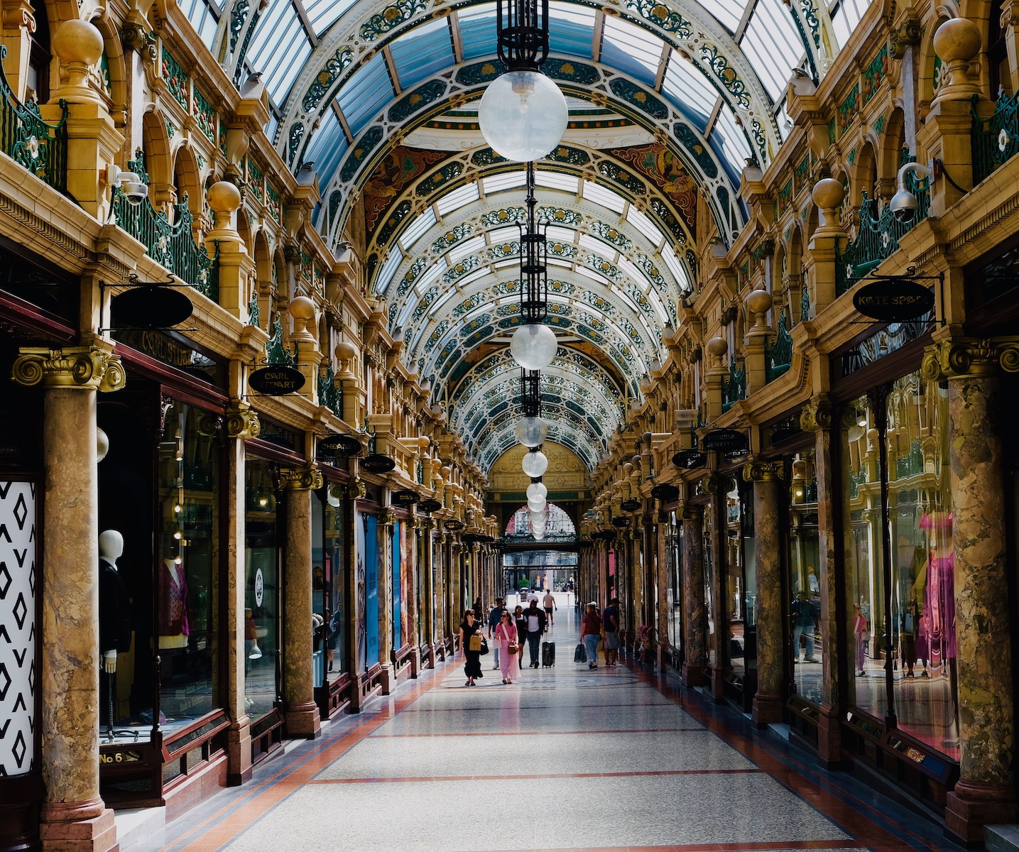 Victoria Arcade by Allan Lonsdale