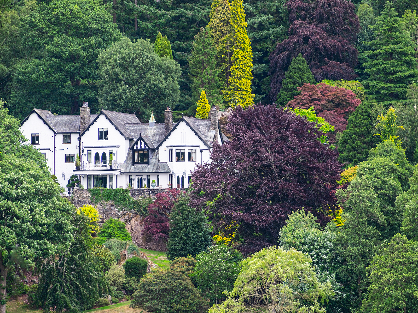 Lakeside Residence Lake Windermere by John Scott