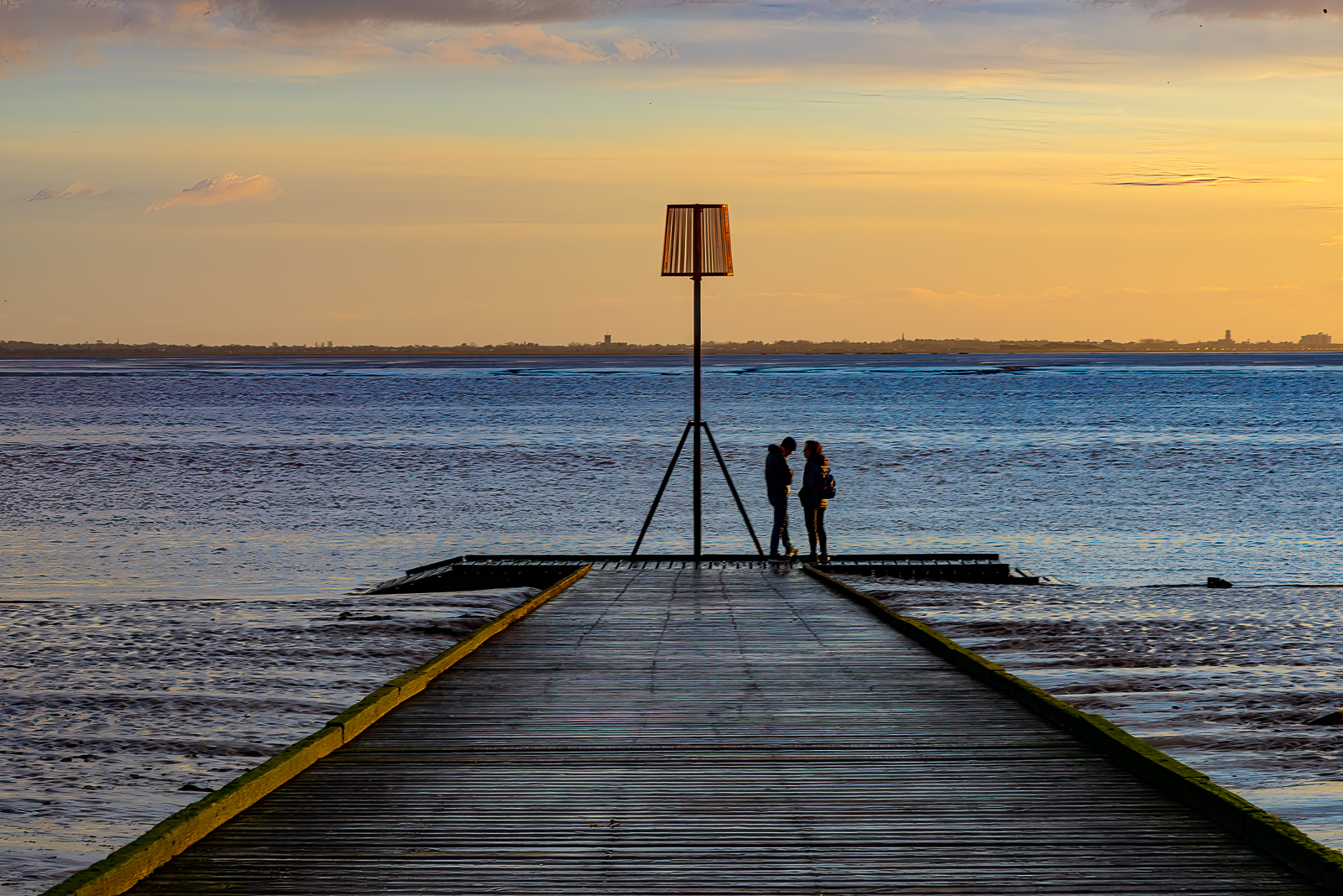 Lovers On The Jetty by Geoff Batchelor