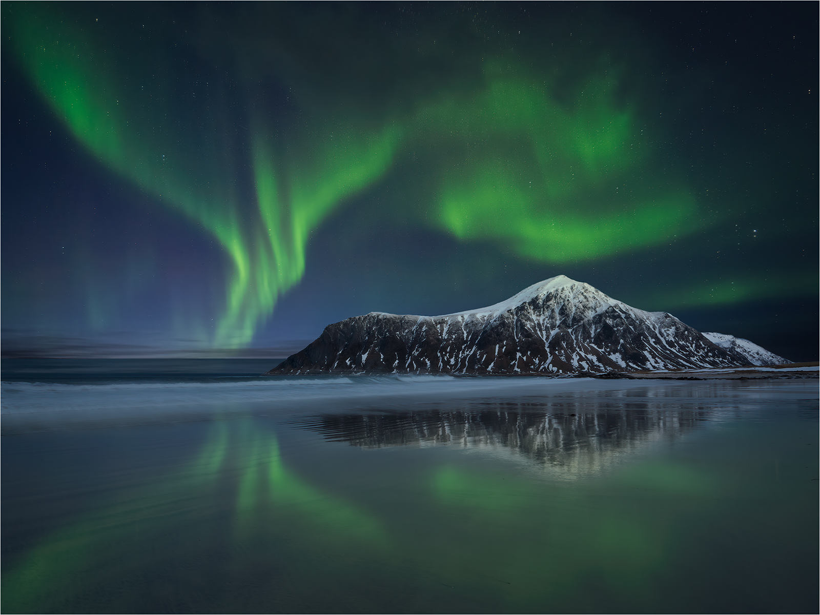 Skagsanden Aurora by Carol Watson — Score: 13 pts