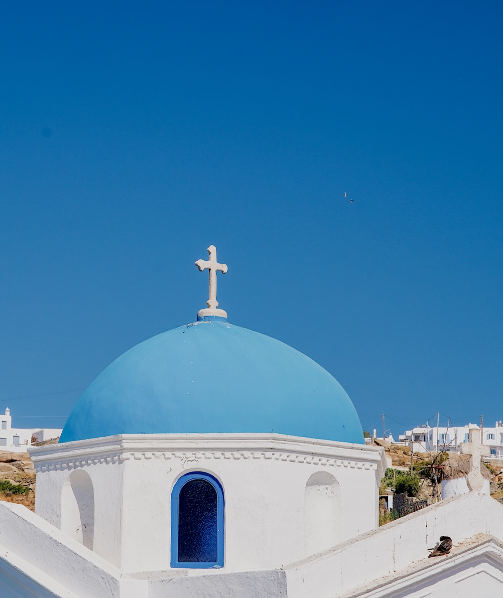 Blue Dome Mykonos by Geoff Batchelor — Score: 15 pts