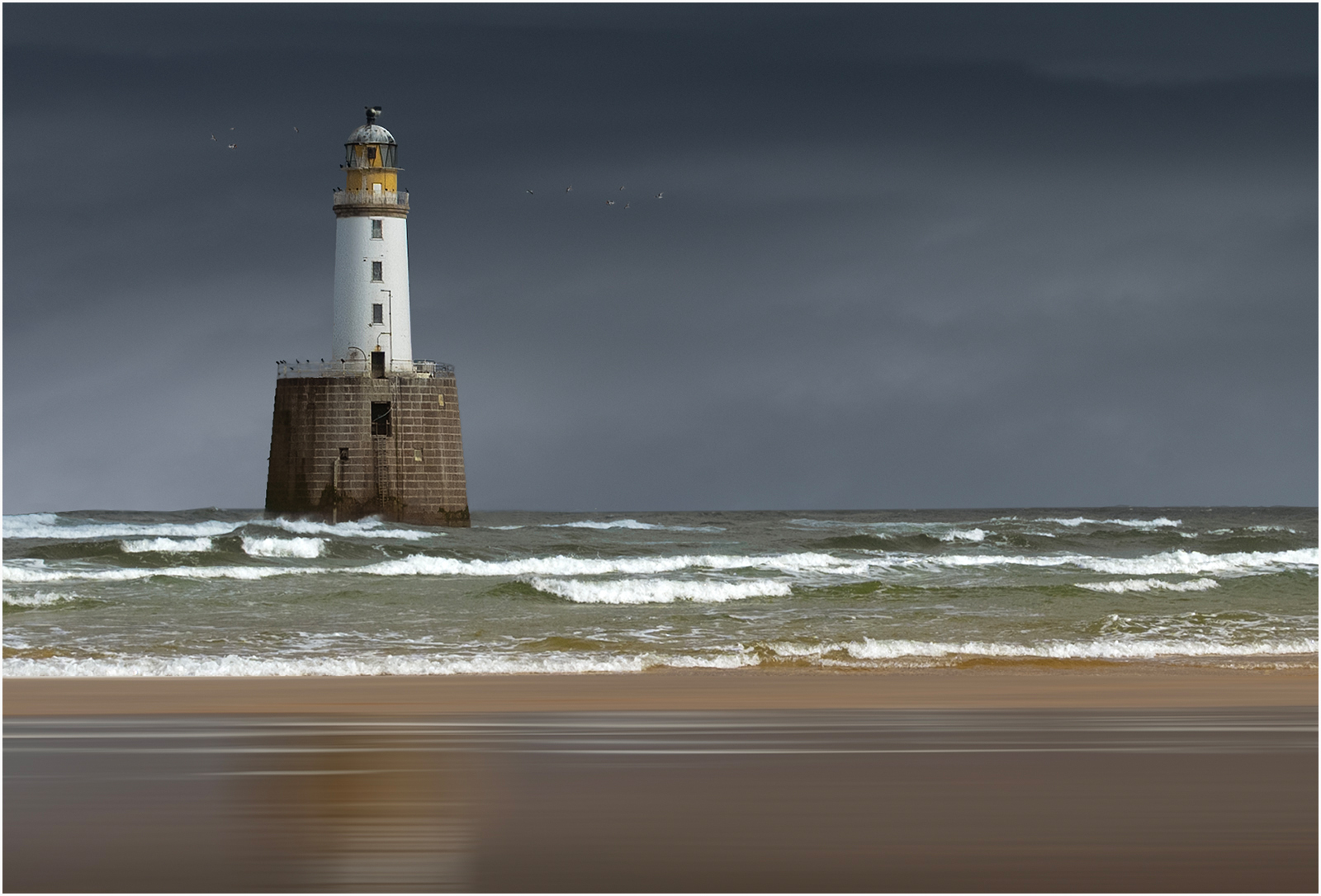Rattray Lighthouse, Aberdeenshire by Mike Williamson — Score: 19 pts