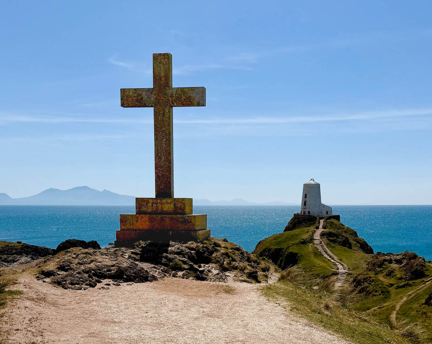 Ynys Llanddwyn by Alex Early — Score: 15 pts