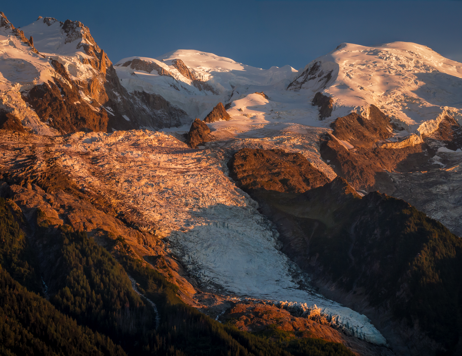 Mont Blanc Alpenglow by Graham Barker — Score: 19 pts