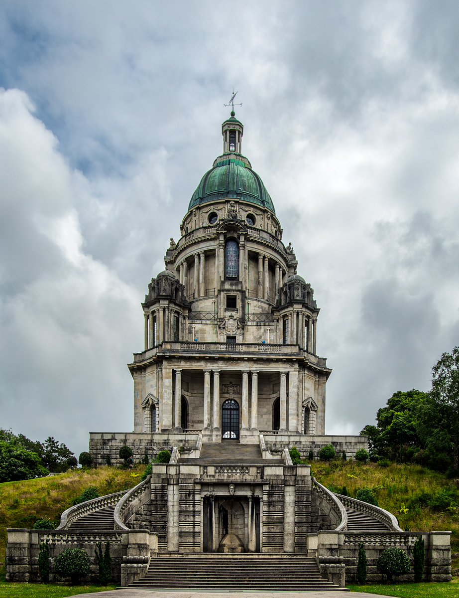 Ashton Memorial by Mike Halstead — Score: 12 pts