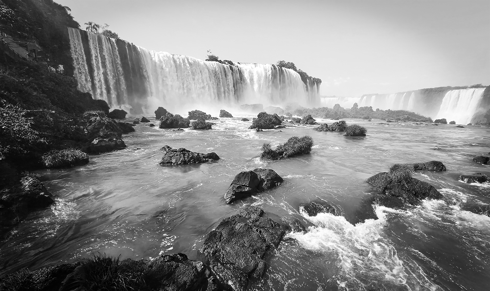 Iguazu Falls, Brazil by Andy Ogilvie — Score: 16 pts