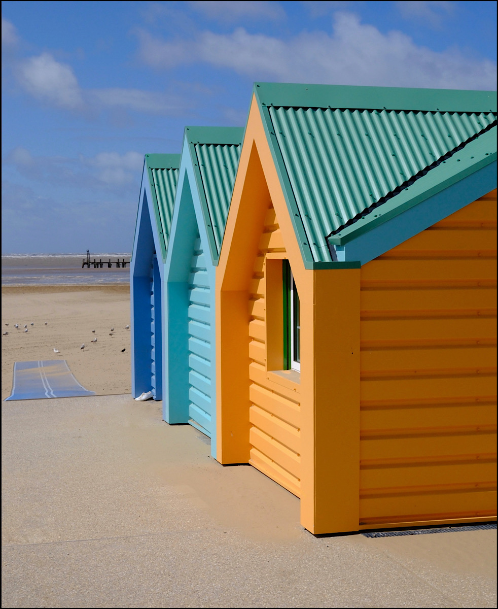 Summer Huts by Peter Cotton — Score: 14 pts