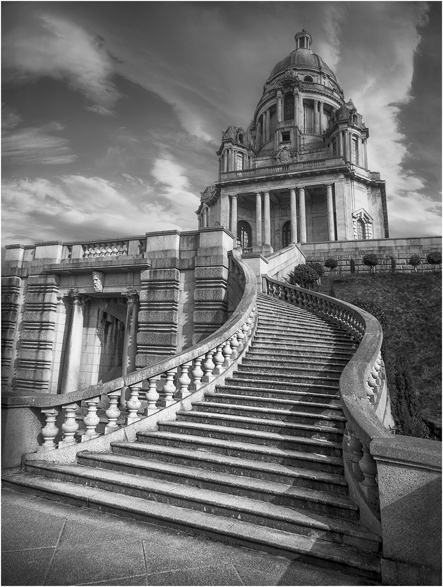 The Ashton Memorial, Lancaster by Mike Williamson — Score: 19 pts