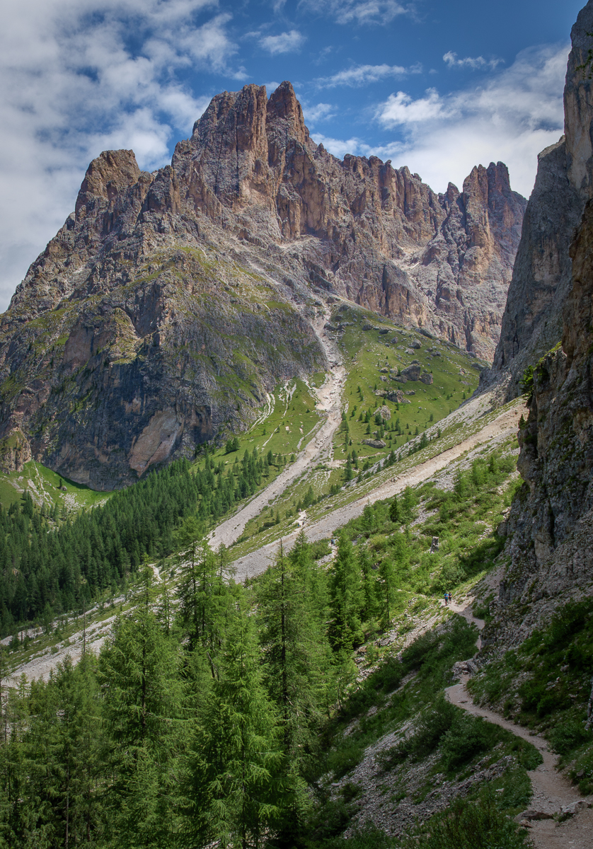 Walking In The Dolomites by Graham Barker — Score: 17 pts