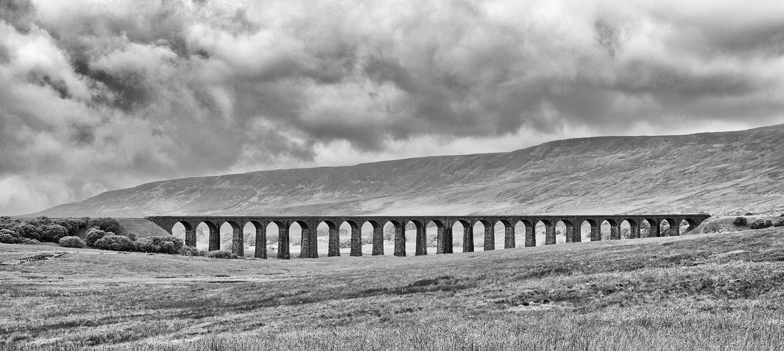 Ribblehead by Ian Mulroy — Score: 17 pts