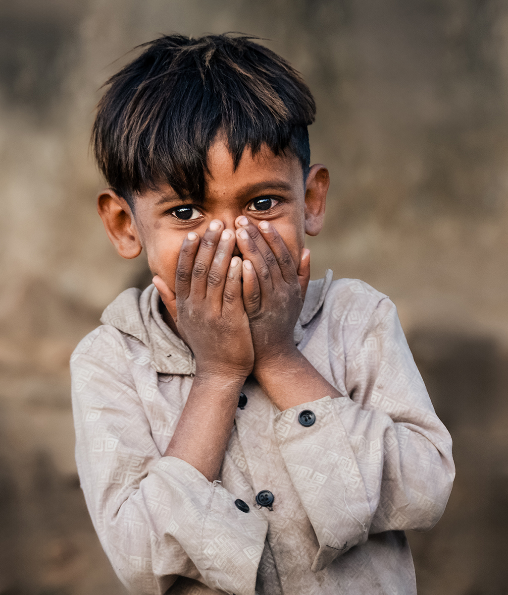 Eyes That Smile by Elaine Cook — Score: 18 pts