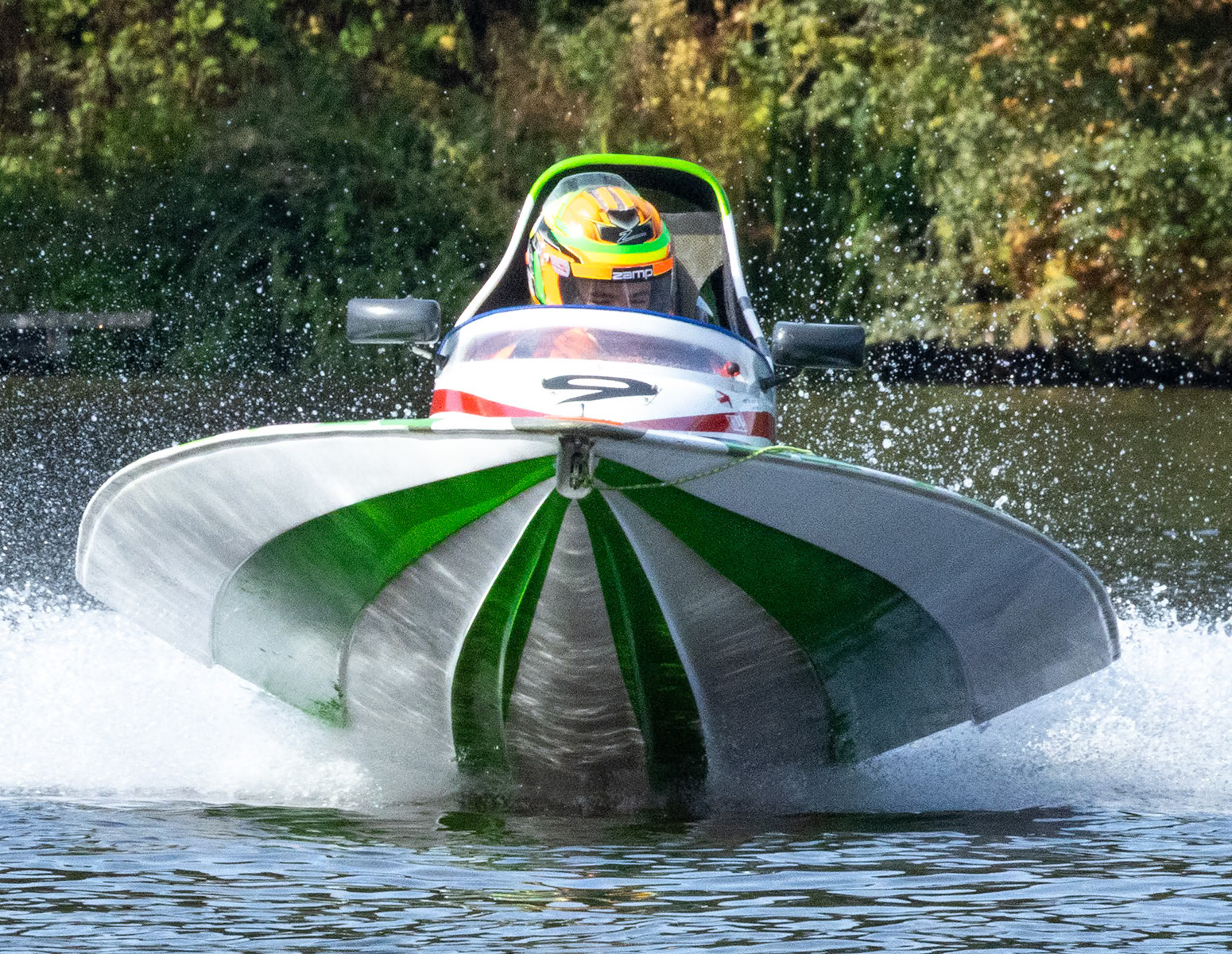 Power Boat Racing by Steve Jackman — Score: 15 pts