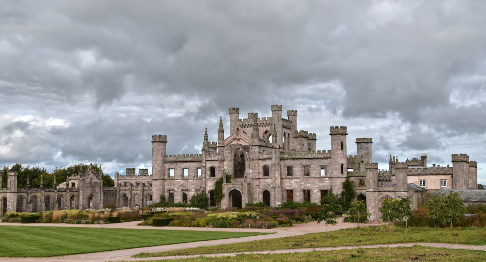 Lowther Castle by Mike Dorrington — Score: 17 pts